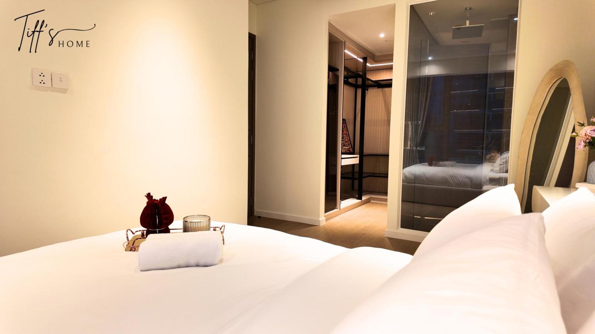Metropole Thu Thiem - Tiff's Opera Apartment