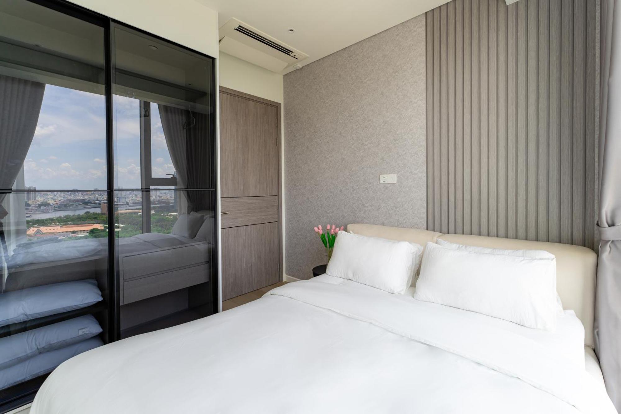 Metropole Thu Thiem - Tiff's Opera Apartment