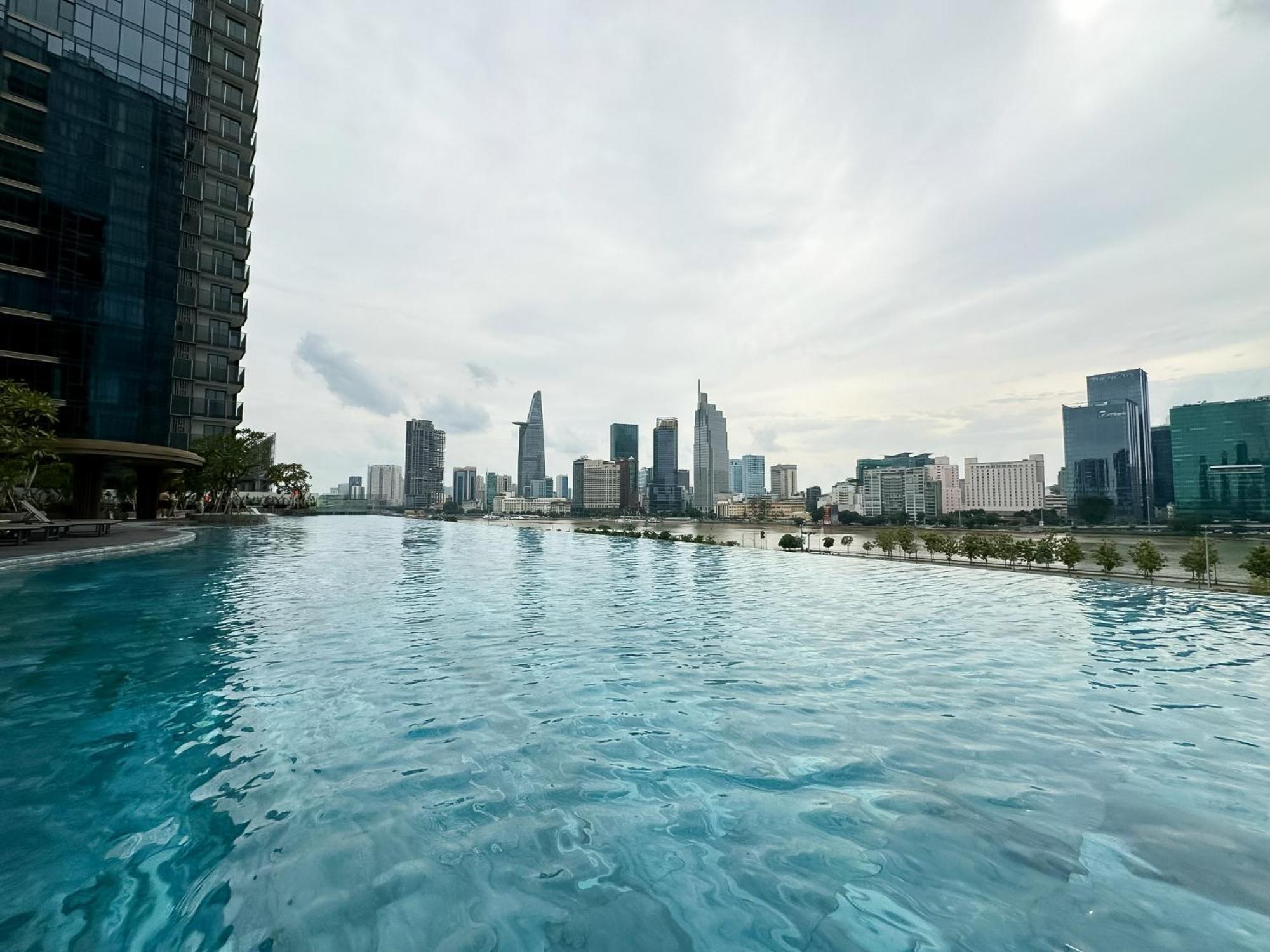 Metropole Thu Thiem - Tiff's Opera Apartment *