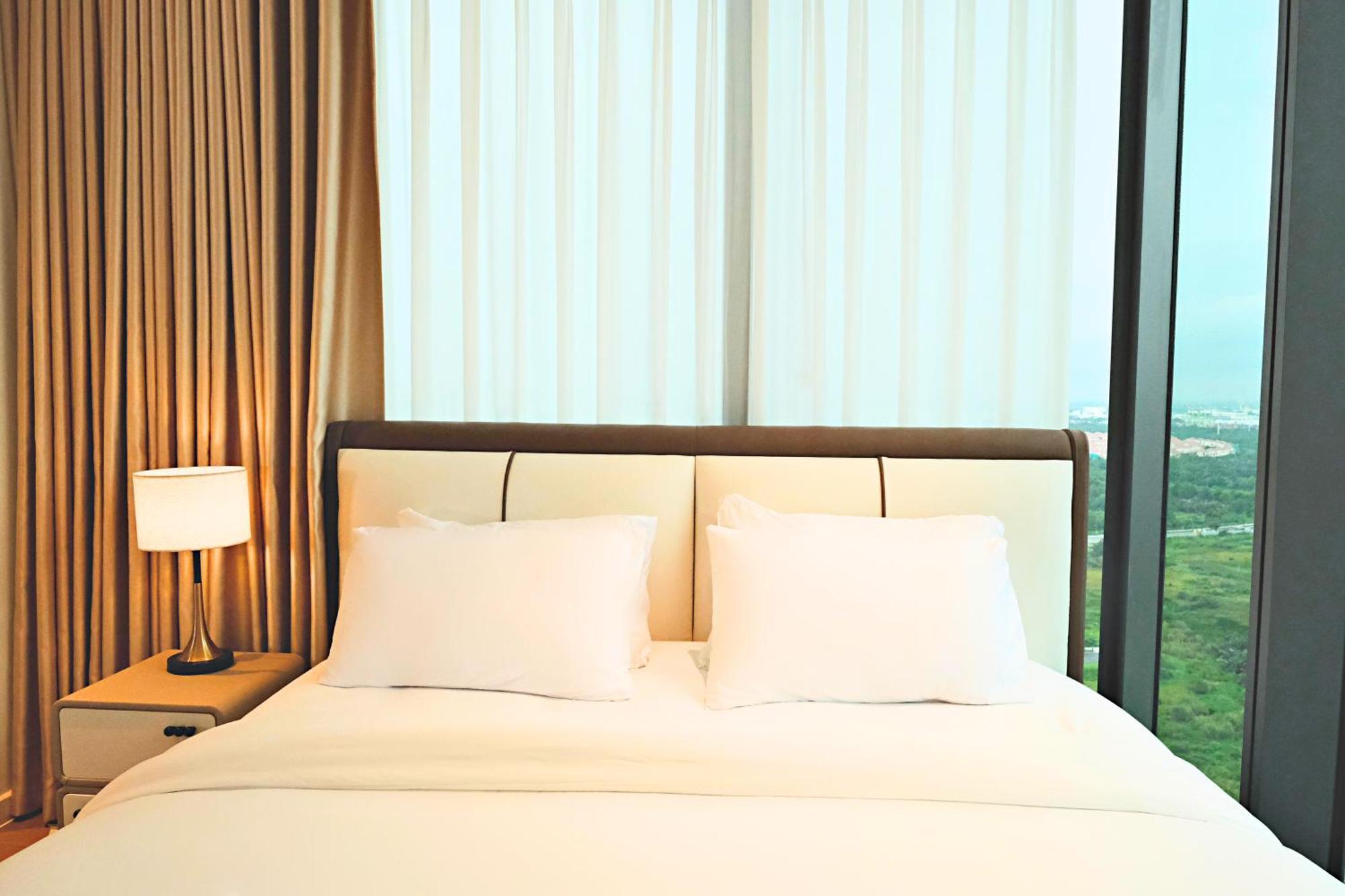 Metropole Thu Thiem - Tiff's Opera Apartment *